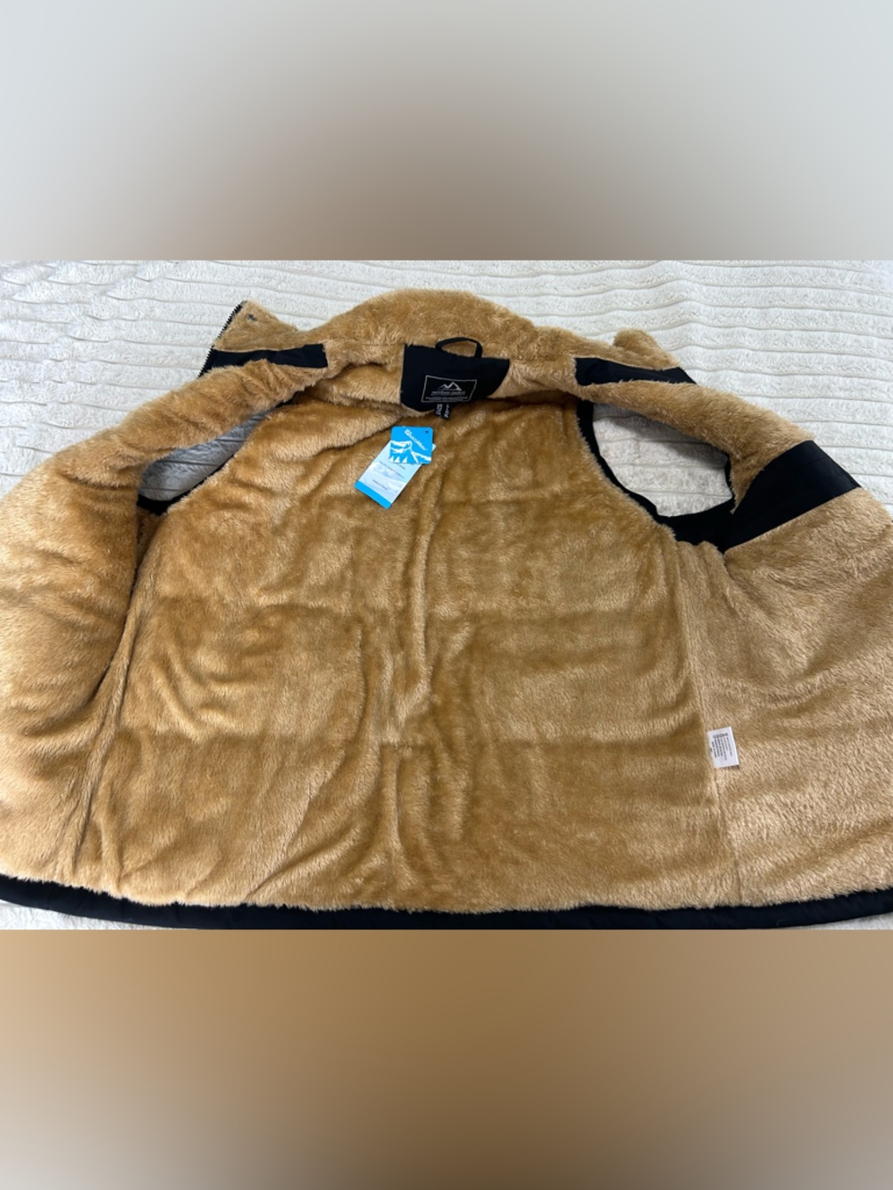 NWT Men's Outdoor Vest - Picture 7 of 10